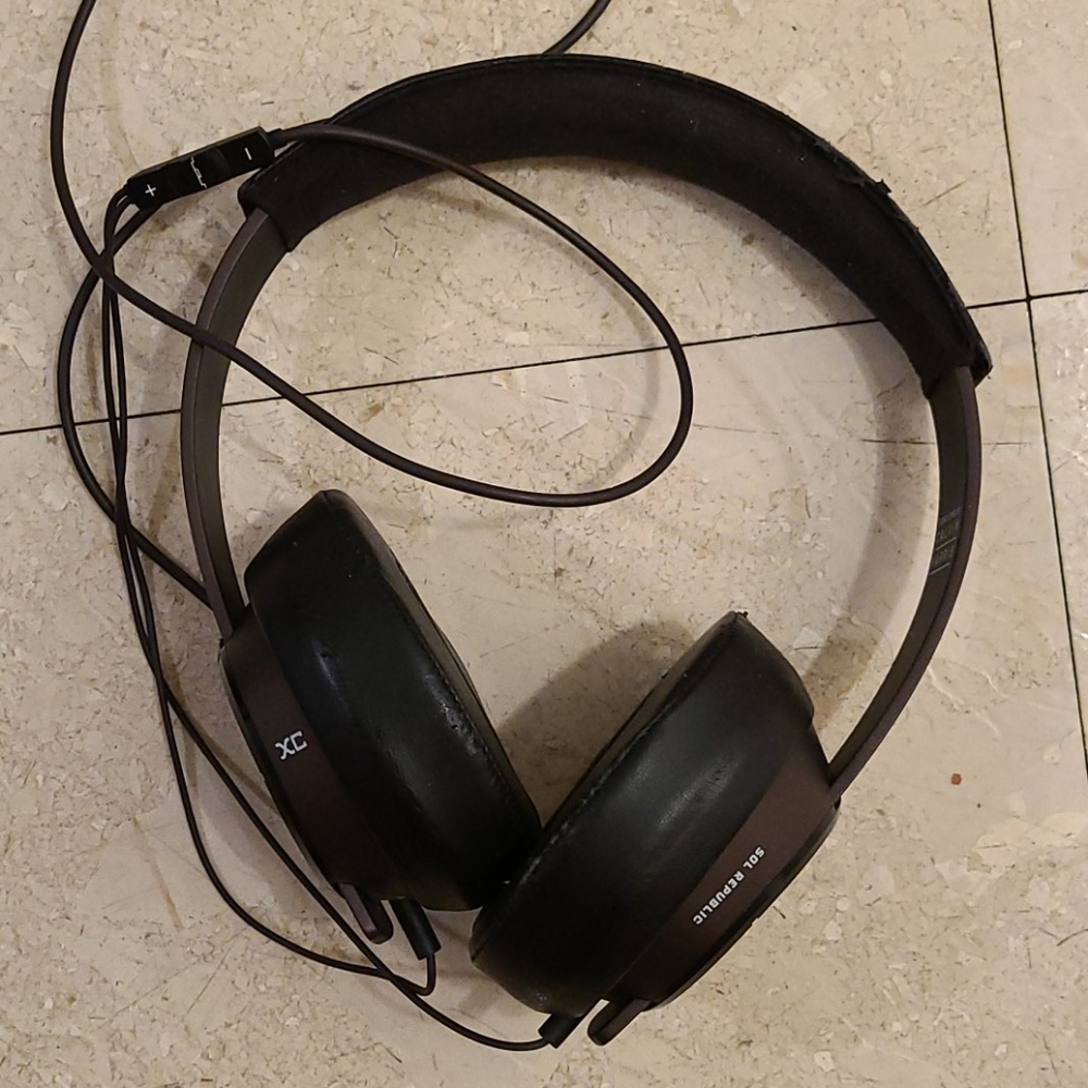 Sol Republic Master track Calvin Harris edition